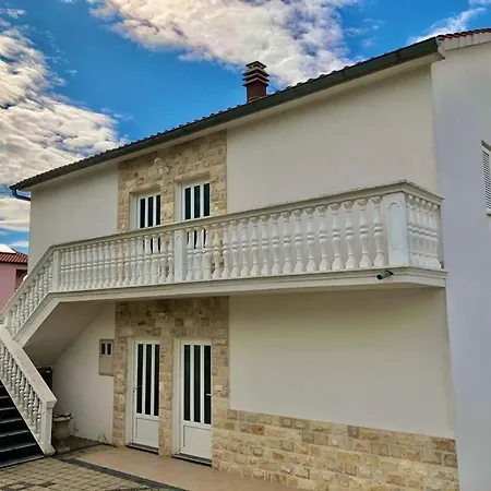 Nicky I Βόντιτσε