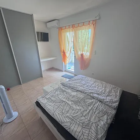 아파트 Nicky I 보디체